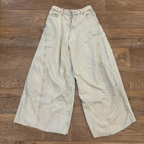 NWOT We The Free Westward Demi Jeans Raw Hem Cropped Denim Women’s 25 - Picture 2 of 9